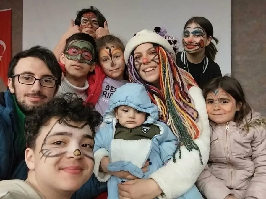 Gençlik Merkezi Gönüllüleri Afetzede Miniklerle Eğlenceli Vakit Geçirdi