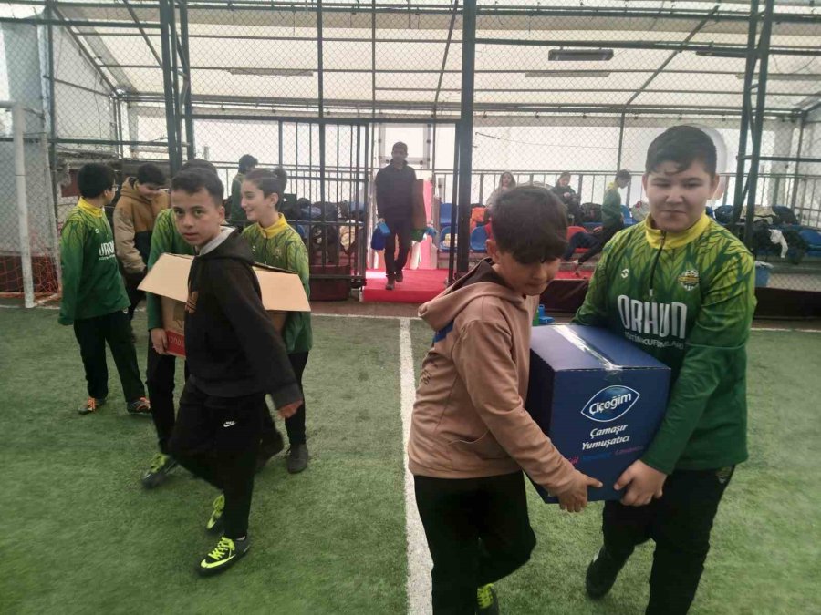 Ihlamurkentspor’dan Deprem Bölgesine Hijyen Malzemesi Yardımı