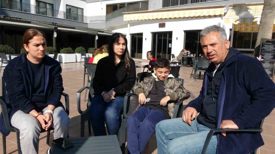 Depremzede Fatih’ten Enkaz Altında Hayat Kurtaracak Bileklik Tasarımı