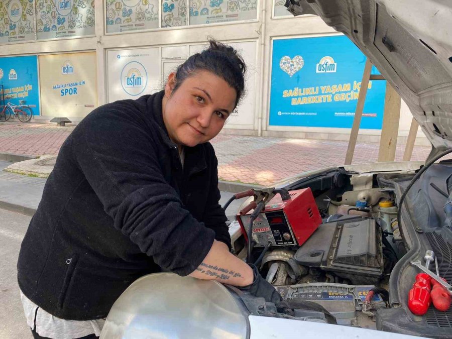 Kayınvalidesiyle Hurda Akü Toplayarak Başladığı İşte Patron Oldu