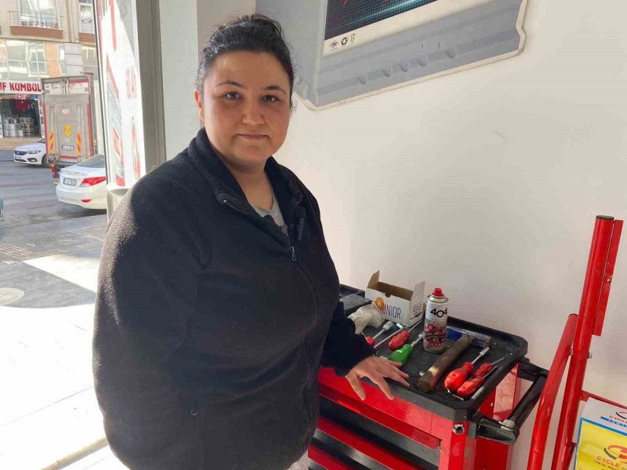 Kayınvalidesiyle Hurda Akü Toplayarak Başladığı İşte Patron Oldu