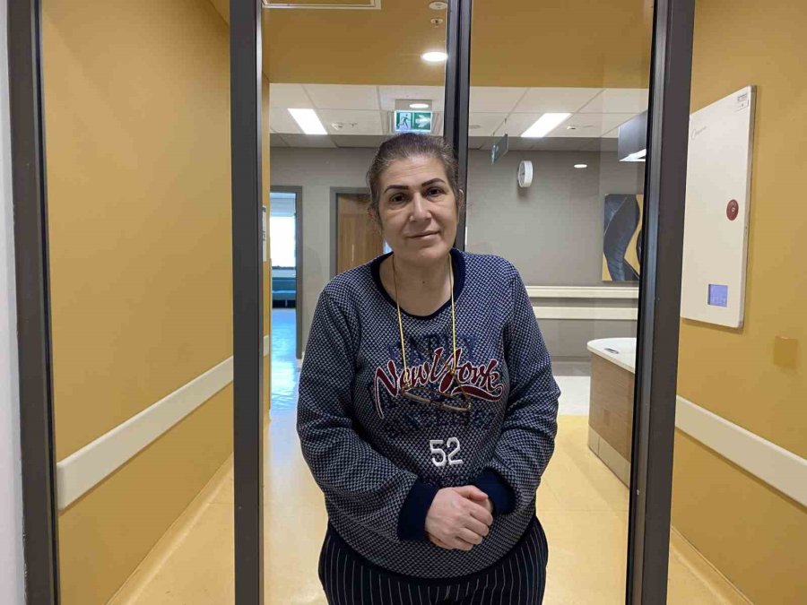 Hasar Alan Evinden Sadece, 20 Yıl Önce Kaybettiği Eşinin Tespihini Alabildi