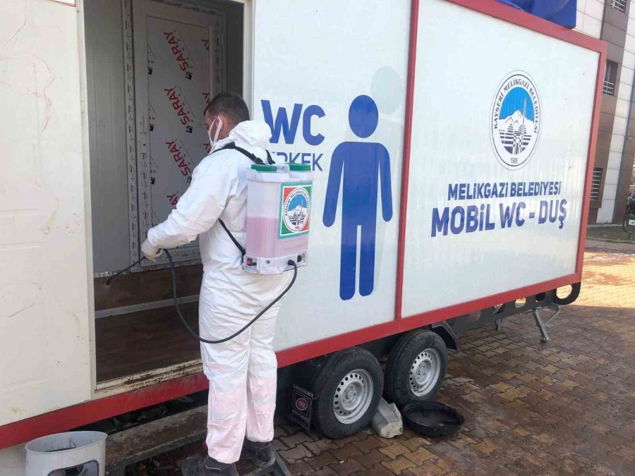 Melikgazi Belediyesi, Salgın Hastalıklara Karşı Afet Bölgesinde Dezenfekte Ve İlaçlama Çalışması Yaptı