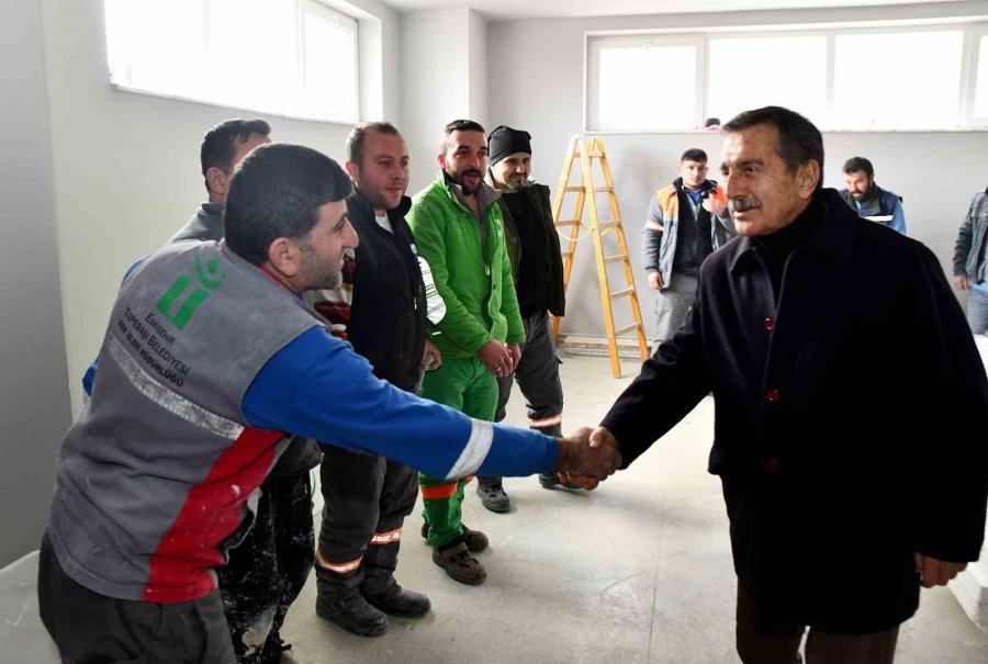 Başkan Ataç Yeşiltepe Belde Evi İnşaatını İnceledi