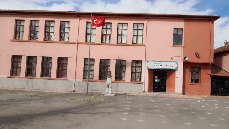 Aksaray’da Depremde Hasar Gören 3 Okul Mühürlendi