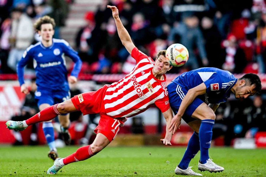 Almanya Bundesliga’da Zirve Yarışı Kızıştı