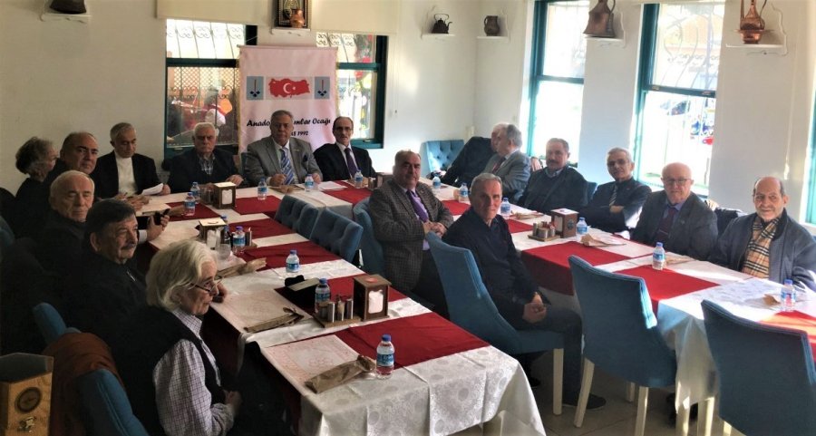 Anadolu Aydınlar Ocağı, ’deprem Felaketi’ İle ’kur’an-ı Kerim’in Yakılması’ Konularını Görüştü