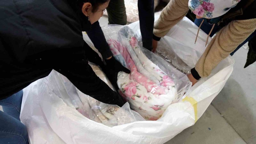 Uşaklı Sanayicilerden Afet Bölgesine Bir Buçuk Milyon Battaniye