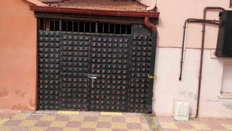 Aksaray’da Depremde Hasar Gören 3 Okul Mühürlendi