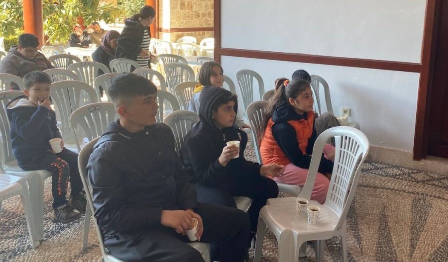 Depremzededen Tüyler Ürperten Sözler: “daha Önce De Deprem Yaşadım, Bunda Ayakkabımı Bile Alamadım”