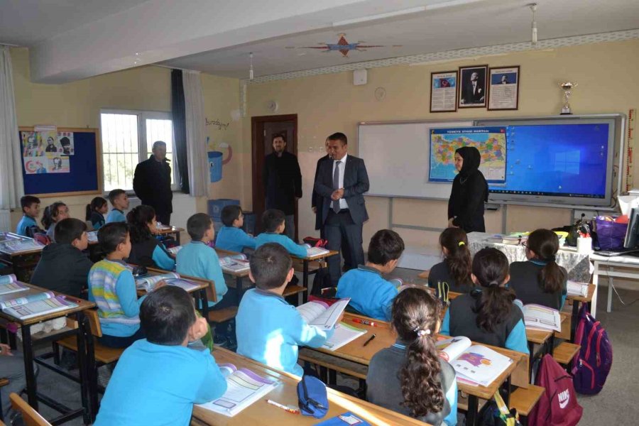 Korkuteli’de 128 Depremzede Öğrenci Okula Başladı