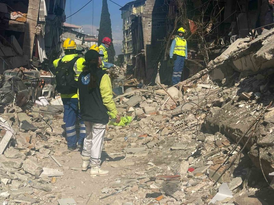 Dünya Doktorlarından Deprem Bölgesine İlk Yardım Desteği