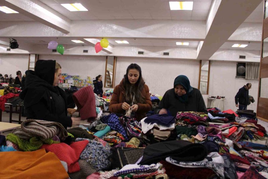 Eskişehirli Hayırseverlerin Yardım Kampanyası İhtiyaç Sahiplerine Derman Oluyor