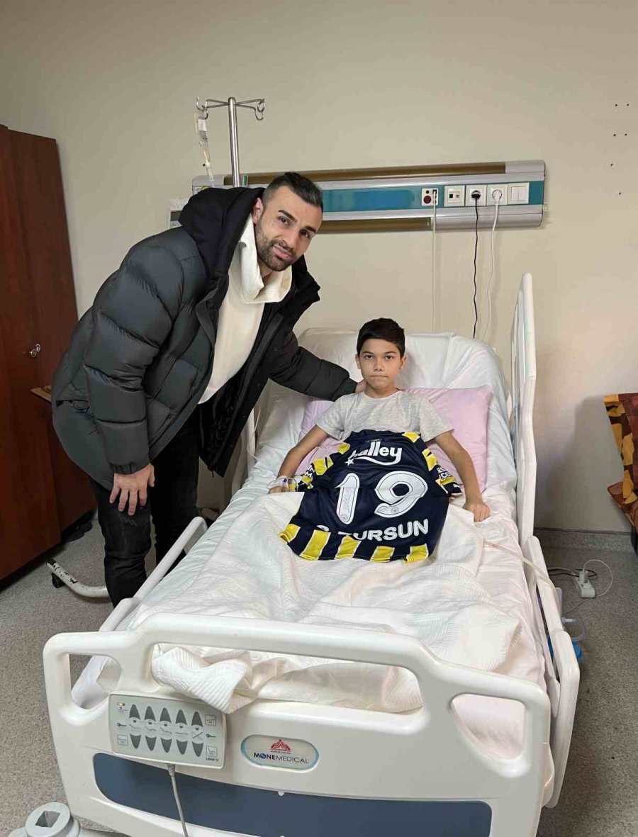 Serdar Dursun, Depremzede Ömer’i Ziyaret Etti