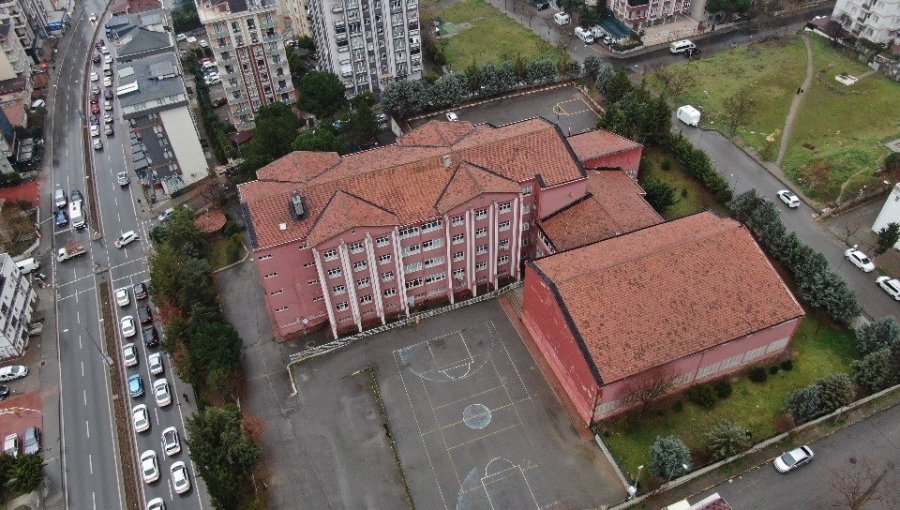 Kartal’da Depreme Karşı Riskli Bulunan Mesleki Ve Teknik Anadolu Lisesi Boş Kaldı