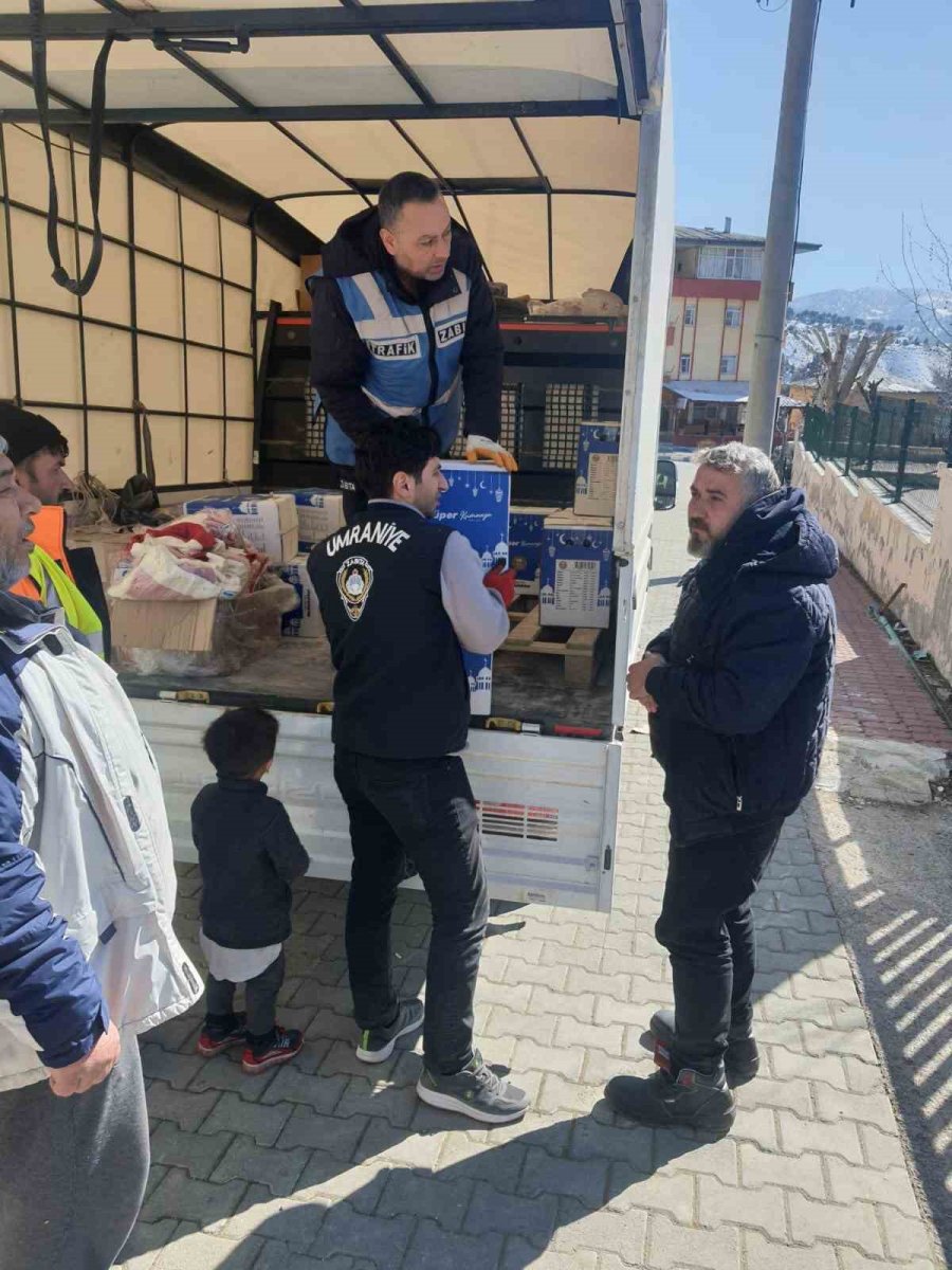Ümraniye Belediyesi Ekipleri Afetzedelere Gıda, Giysi Ve Battaniye Dağıttı