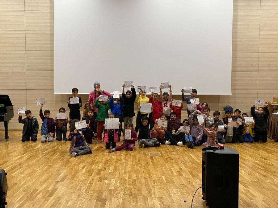 Antalyalı Gönüllüler Depremzede Çocukların Yüzünü Güldürdü