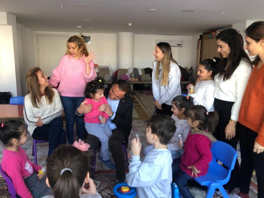 Gazipaşa’da Depremzede Çocuklar Okula Başladı