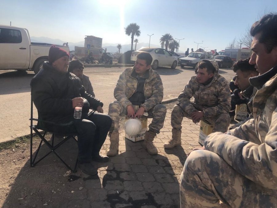 258’inci Saatte Neslihan Kılıç’ı Sağ Kurtaran Hava İkmal Personeli, Çalışmalara Devam Ediyor