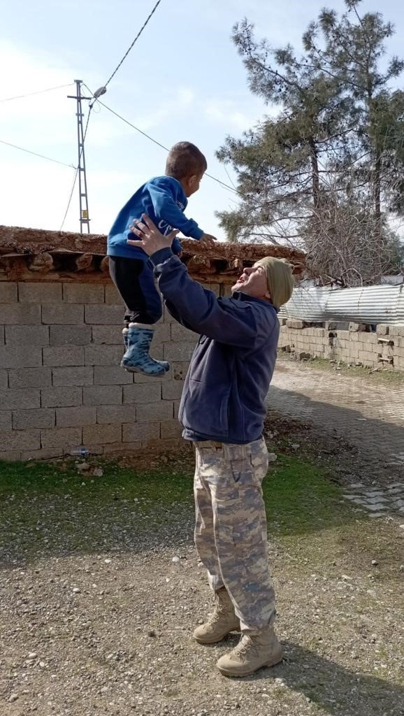 258’inci Saatte Neslihan Kılıç’ı Sağ Kurtaran Hava İkmal Personeli, Çalışmalara Devam Ediyor