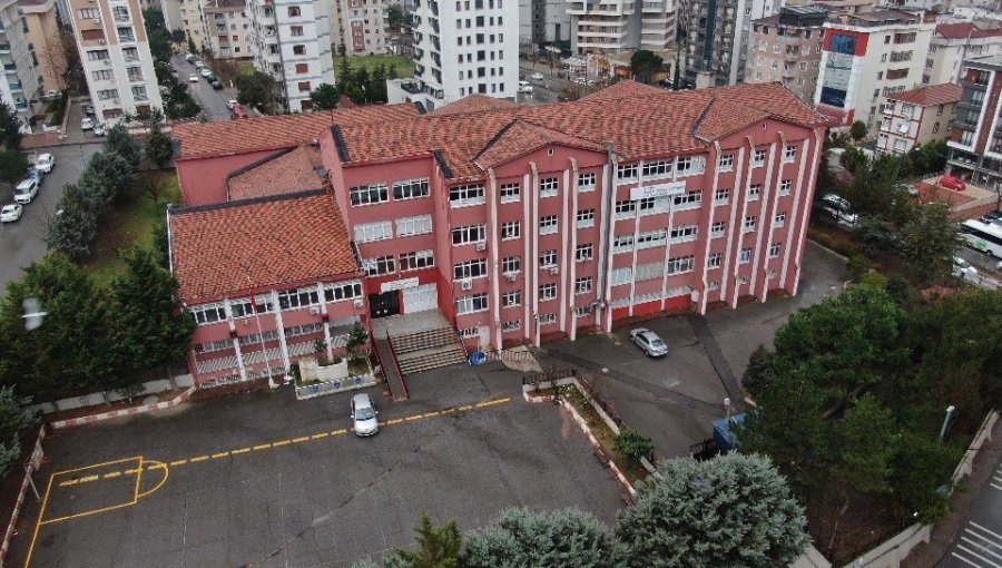 Kartal’da Depreme Karşı Riskli Bulunan Mesleki Ve Teknik Anadolu Lisesi Boş Kaldı