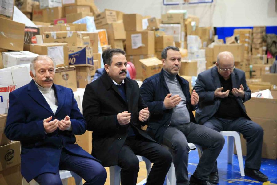 Bayrampaşa’da Depremzedeler İçin Kur’an-ı Kerim Okundu