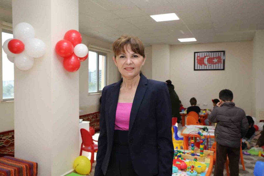 Akdeniz Üniversitesi Depremzede Çocuklar İçin 10 Oyun Odası Kurdu
