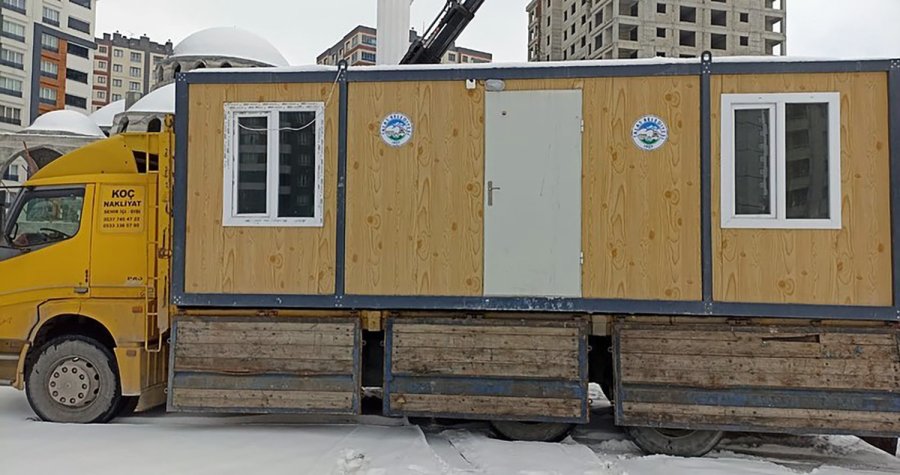 Talas, Deprem Bölgesinde Çok Yönlü Çalışıyor