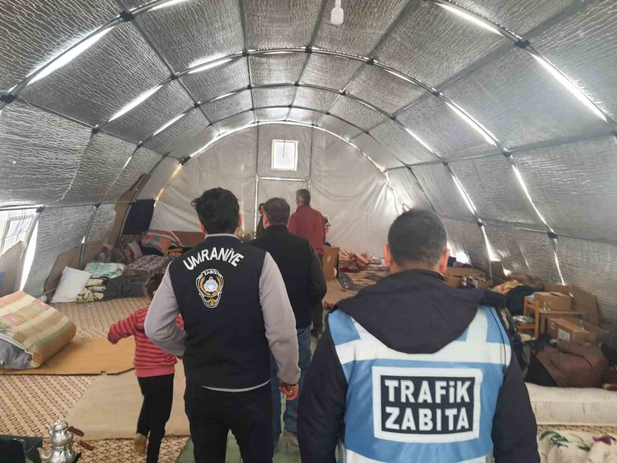 Ümraniye Belediyesi Ekipleri Afetzedelere Gıda, Giysi Ve Battaniye Dağıttı