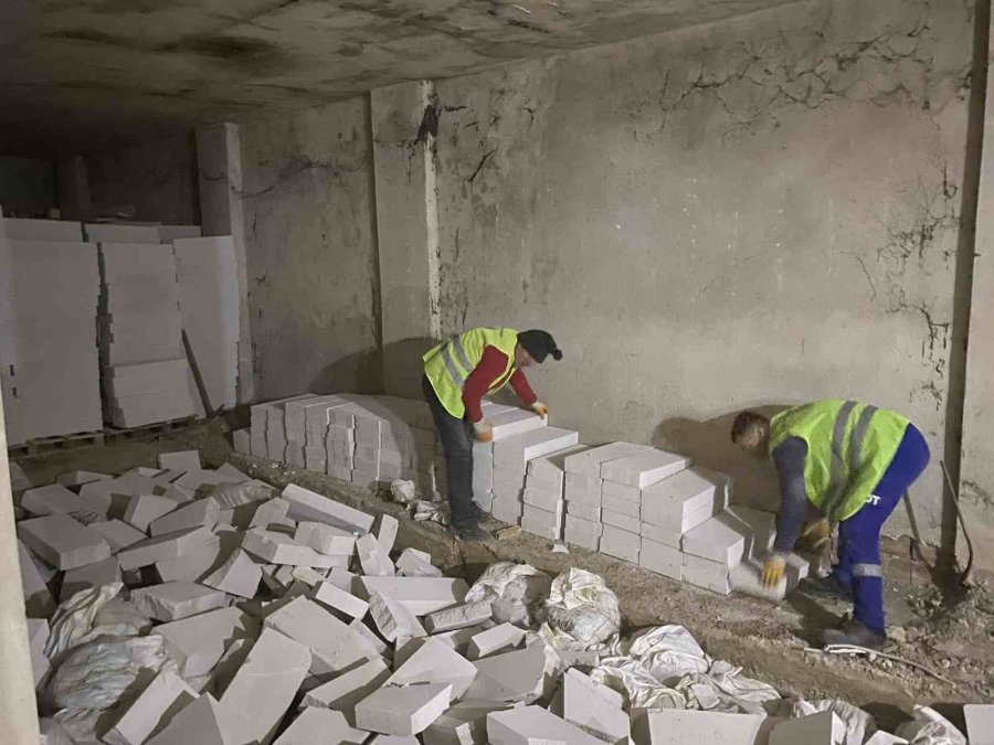 İstanbul’da Akılalmaz Olay: Zemine 1.5 Metrelik Kaçak Kat İndi