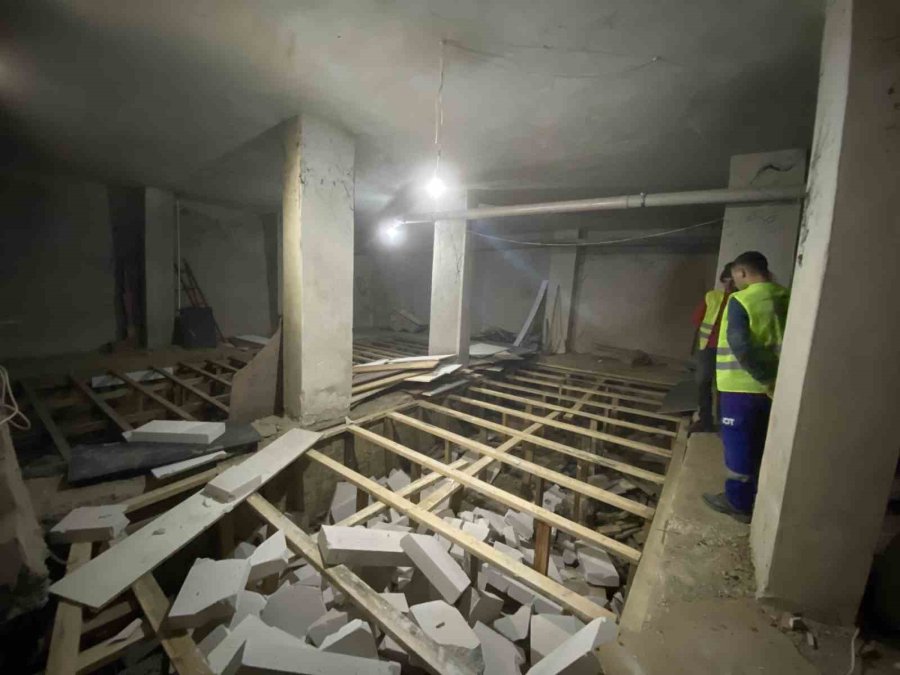 İstanbul’da Akılalmaz Olay: Zemine 1.5 Metrelik Kaçak Kat İndi