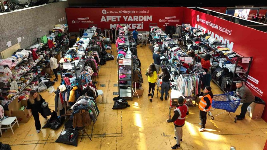 Cam Piramit Afet Yardım Merkezi Yaraları Sarmaya Devam Ediyor