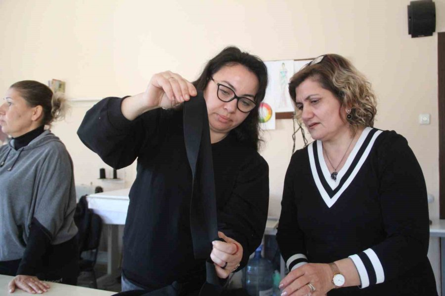 Olgunlaşma Enstitüsü Öğrencilerinden Deprem Bölgesine Polar Eşofman