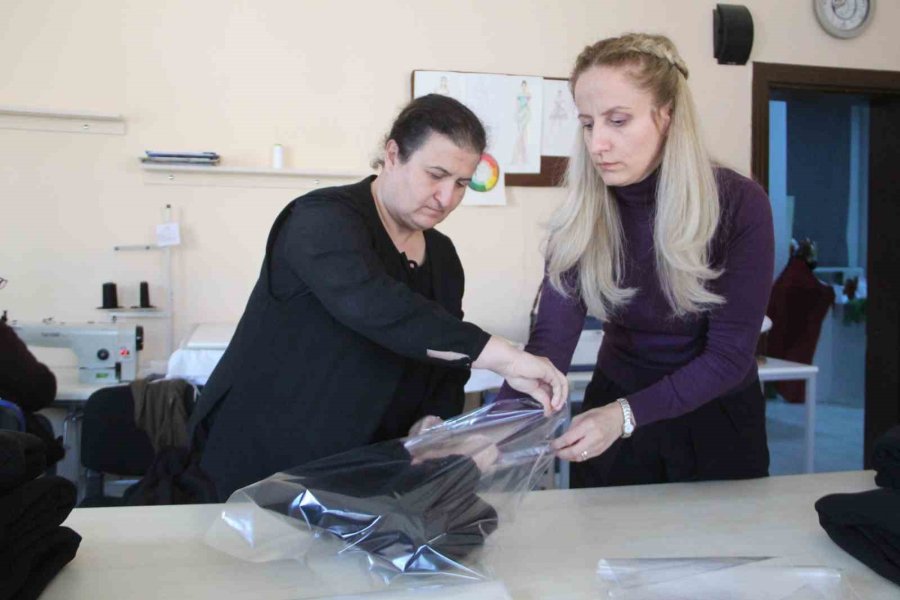 Olgunlaşma Enstitüsü Öğrencilerinden Deprem Bölgesine Polar Eşofman