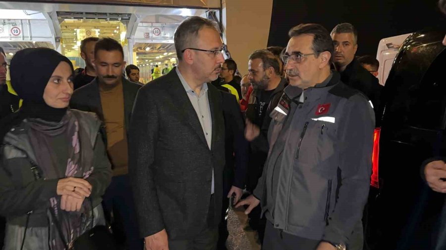 2 Bin Kişilik Yolcu Gemi Hataylı Depremzedeleri Kabul Etmeye Başladı