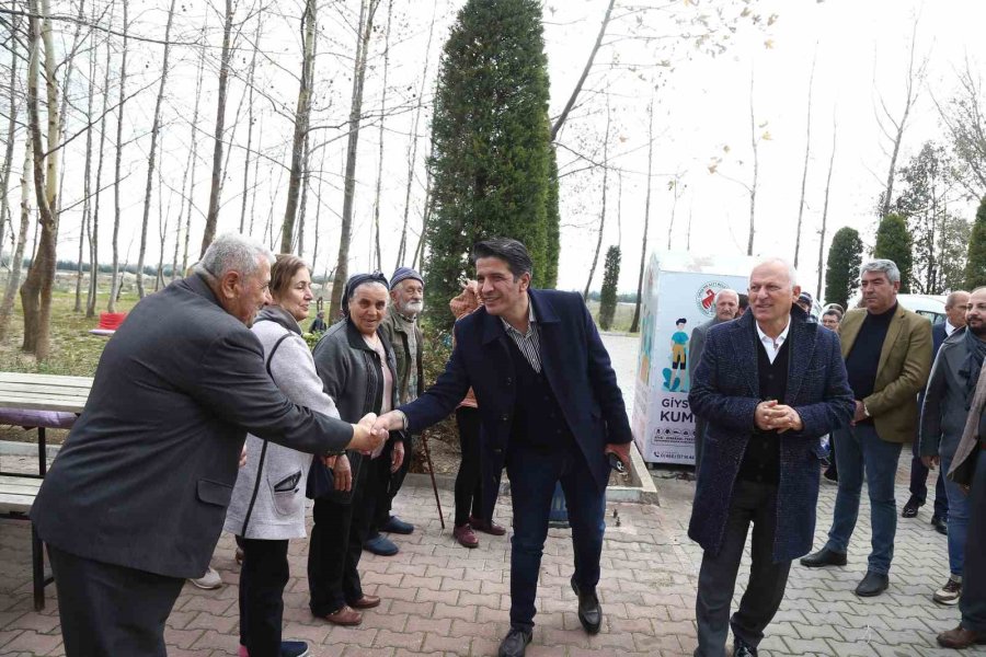 Başkan Genç Depremzedeleri Ziyaret Etti