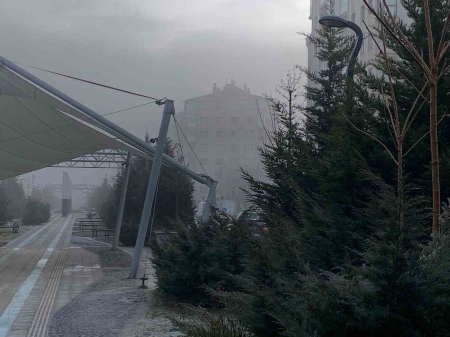 Eskişehirliler Güne Puslu Hava İle Uyandı