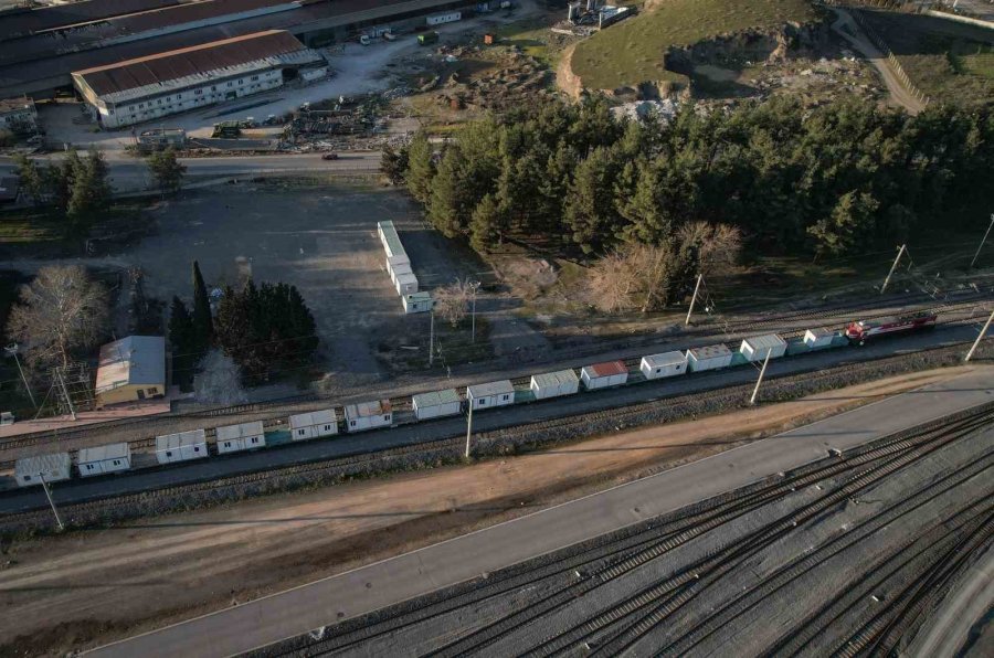 Kahramanmaraş’a Tren Yoluyla Gönderilen Yüzlerce Konteyner Ev Havadan Görüntülendi