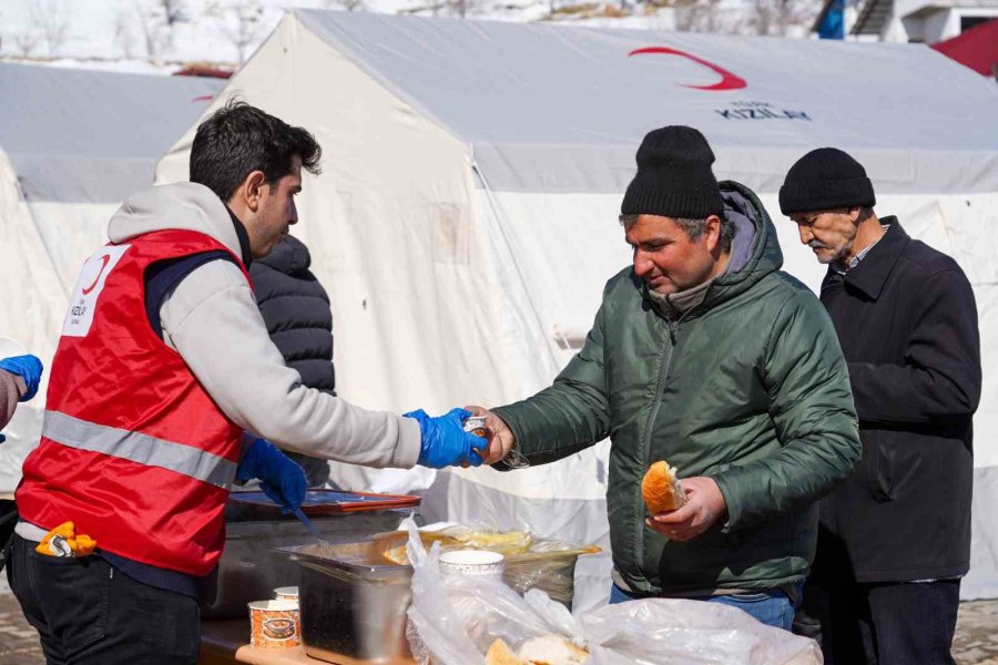 Kızılay Hatay’da Yardım Faaliyetlerine Devam Ediyor