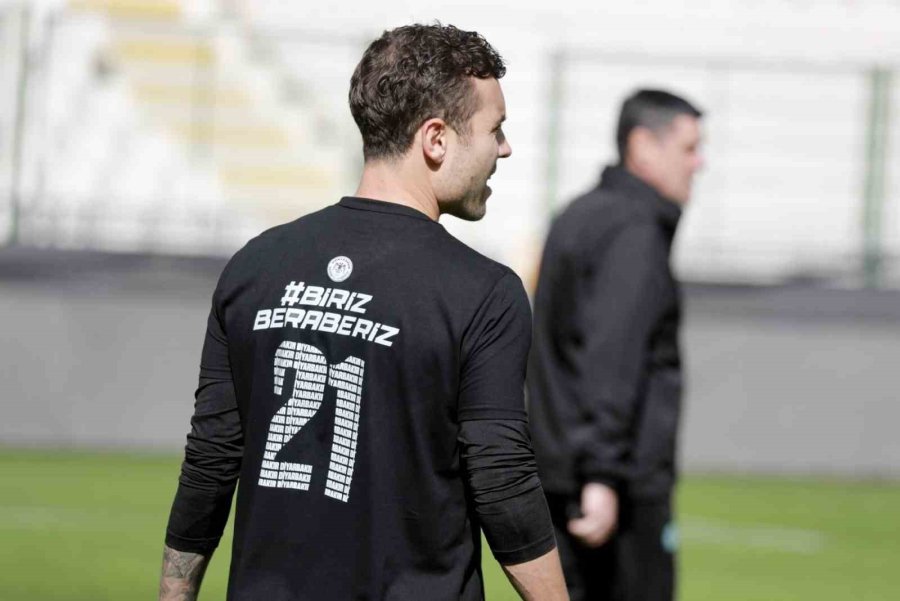 Konyaspor İle Afyonspor Dostluk Maçında Karşılaştı