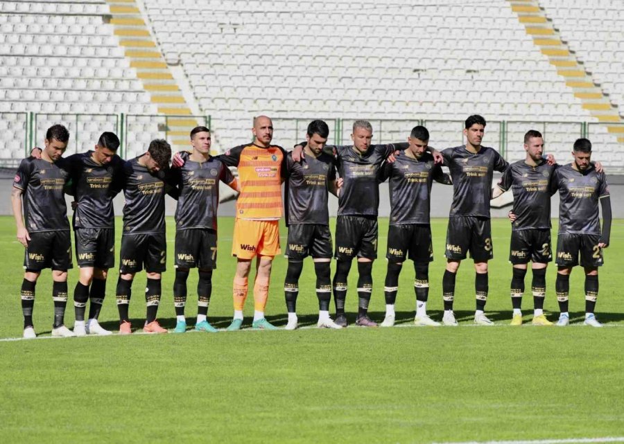 Konyaspor İle Afyonspor Dostluk Maçında Karşılaştı