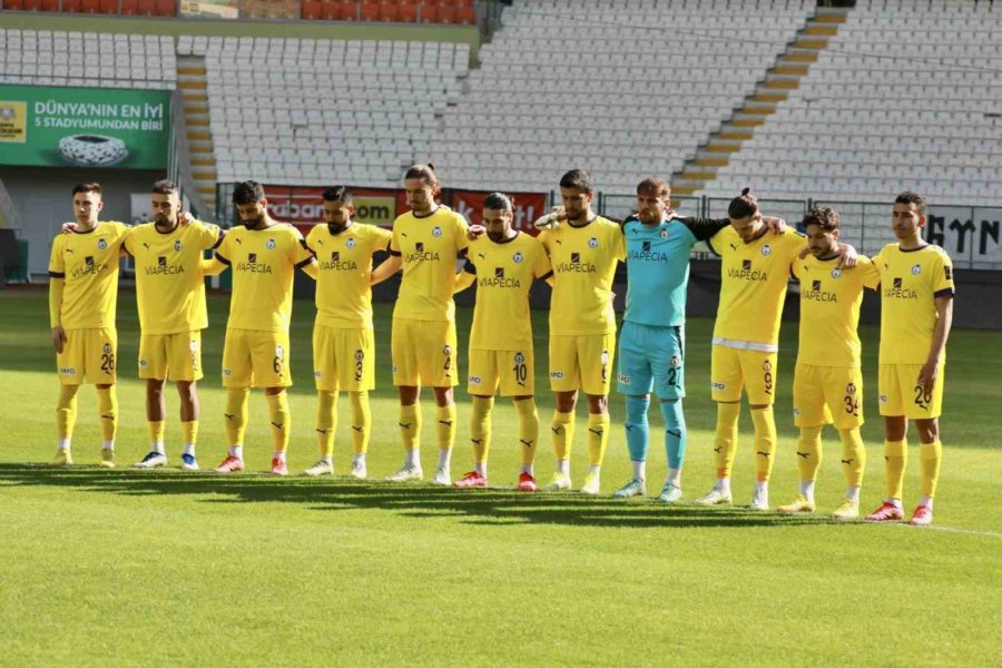 Konyaspor İle Afyonspor Dostluk Maçında Karşılaştı