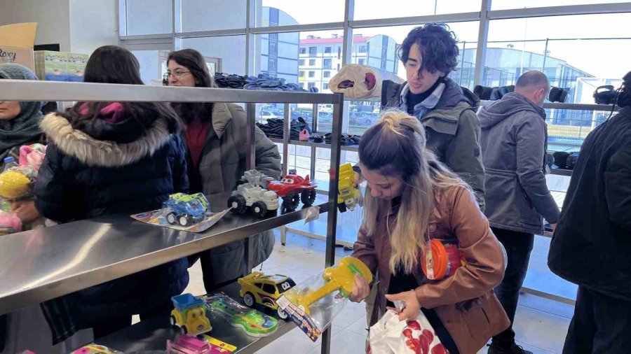 Kyk Yurdunda Kalan Depremzedeler İçin Tüm İmkanlar Seferber Edildi