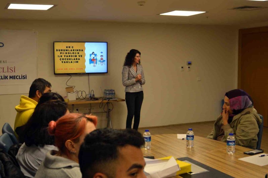 Manavgat Gençlik Meclisi’nden Deprem Sonrası Psikolojik Yardım Eğitimi