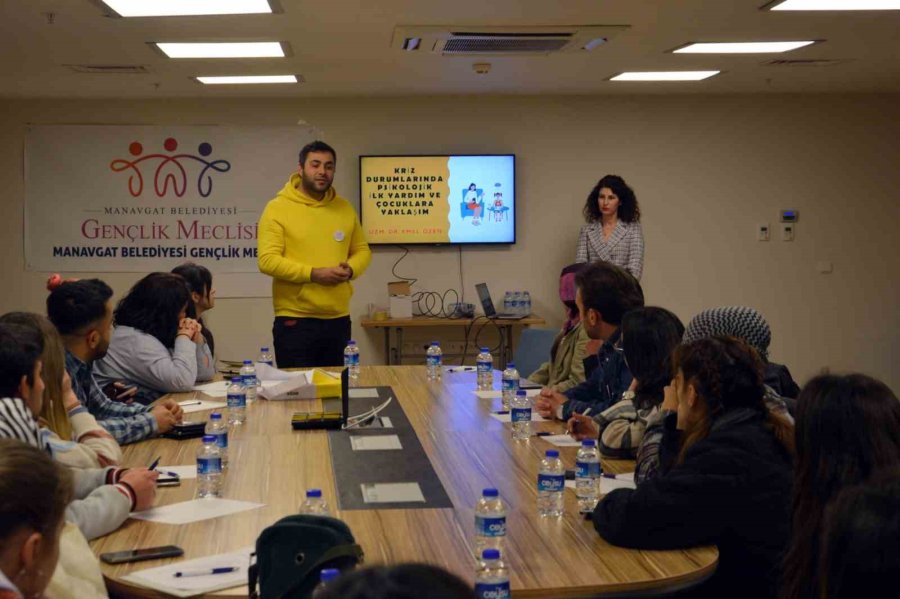 Manavgat Gençlik Meclisi’nden Deprem Sonrası Psikolojik Yardım Eğitimi