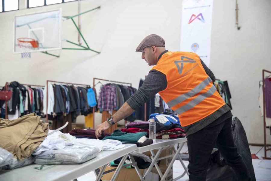 Mersin’de Depremzedeler İçin 7 Dayanışma Merkezi Kuruldu