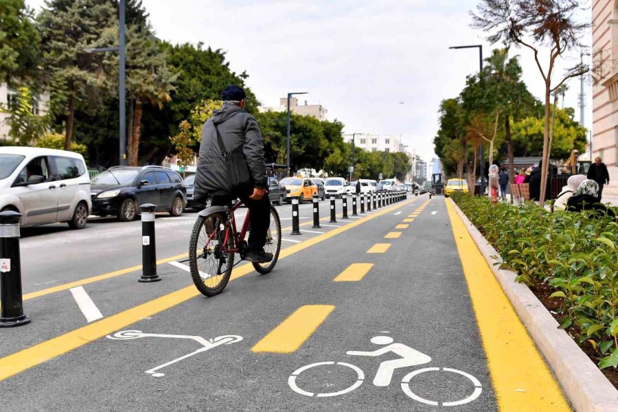 İstiklal Caddesinin 1. Etabı Trafiğe Açıldı