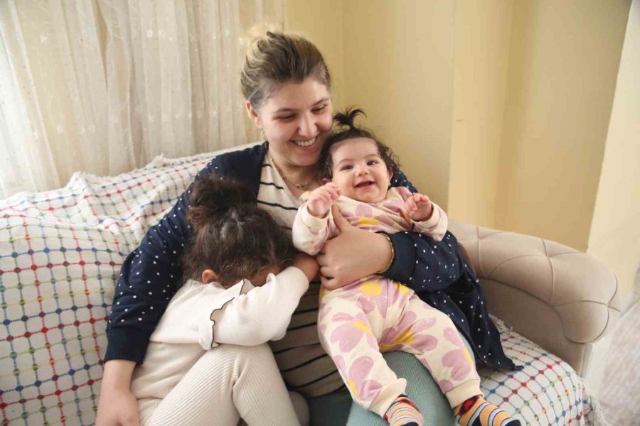 Oturduğu Evi Depremzedelere Açtı, Oğlunun Yanına Taşındı