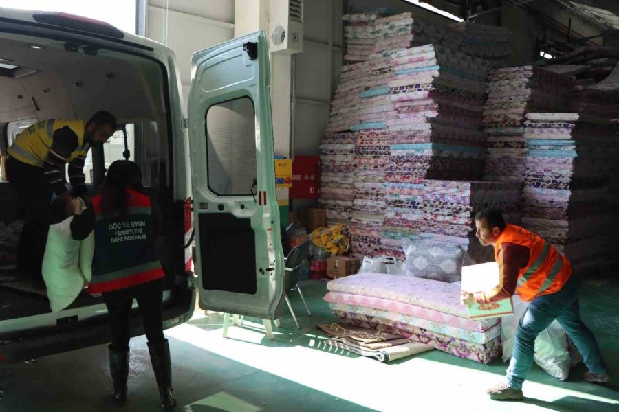 Şanlıurfa’da Depremzedelere Yardımlar Devam Ediyor