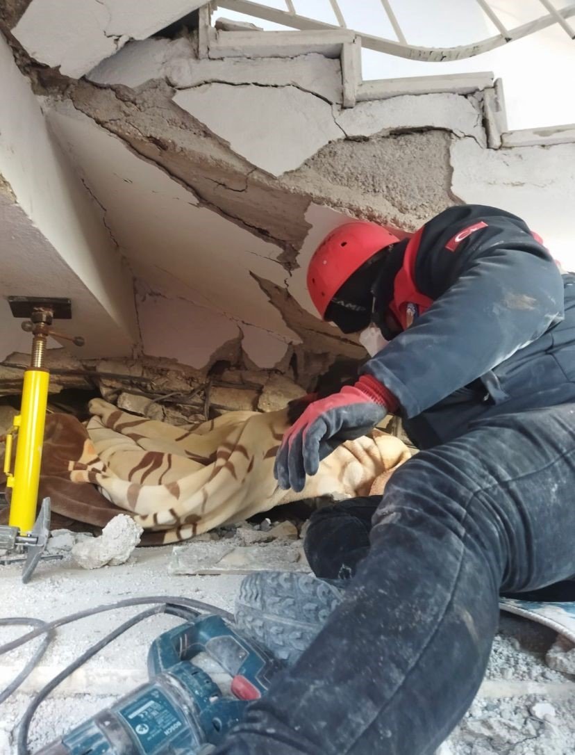 Sultanbeyli Belediyesi Deprem Bölgelerine Desteğini Sürdürüyor